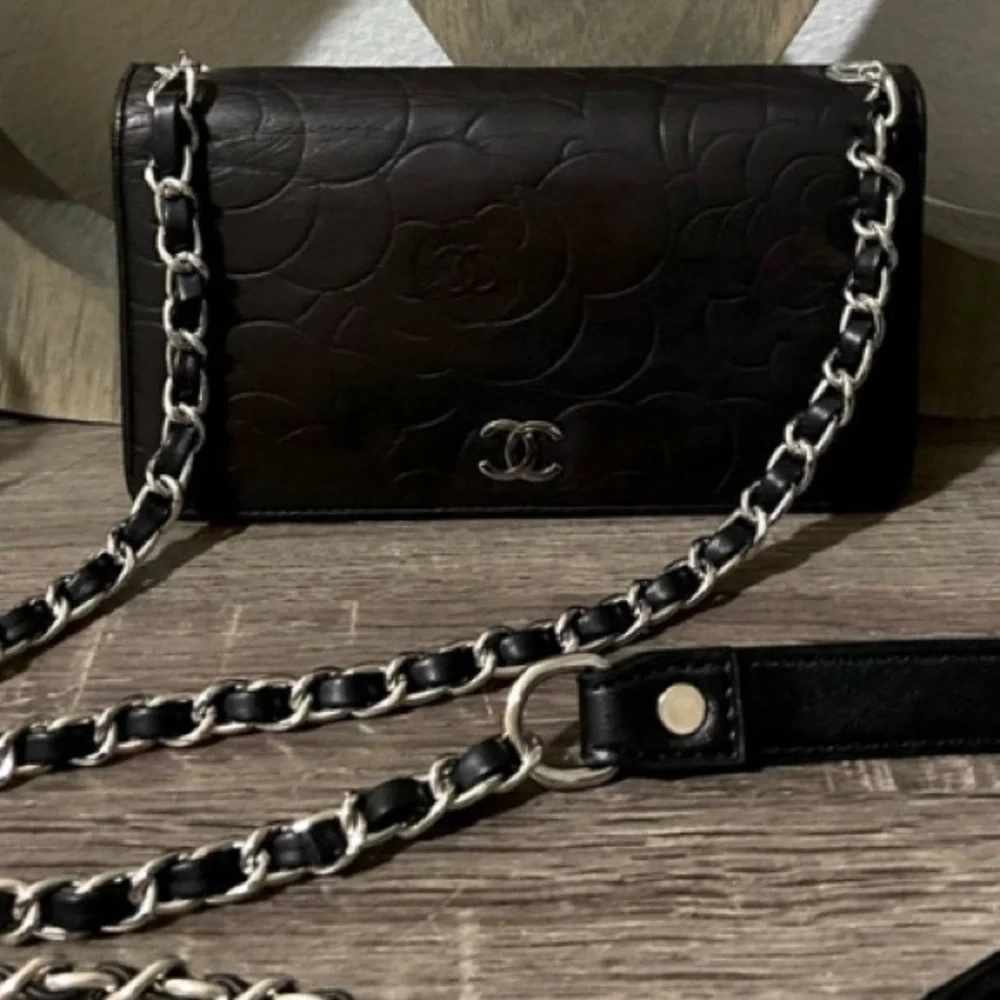 🖤Chanel Camellia Black Wallet Chain with Silver Tone Hardware Crossbody Shoulder